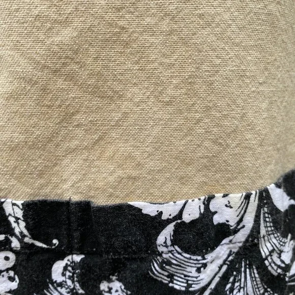 DII Queen Bee Ruffle Apron - Picture 4 of 6